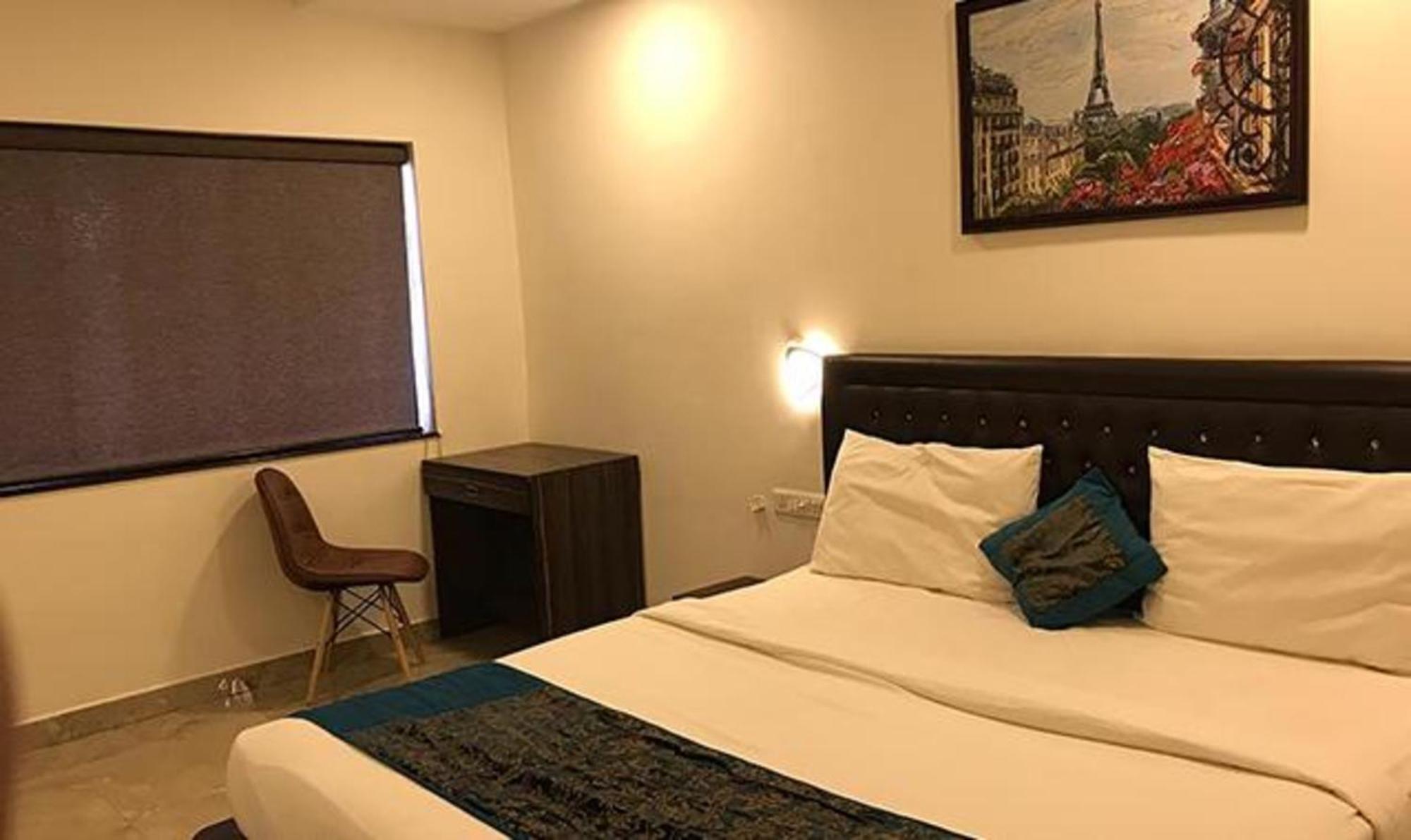 Fabhotel La Gracia Resort Morjim Bagian luar foto
