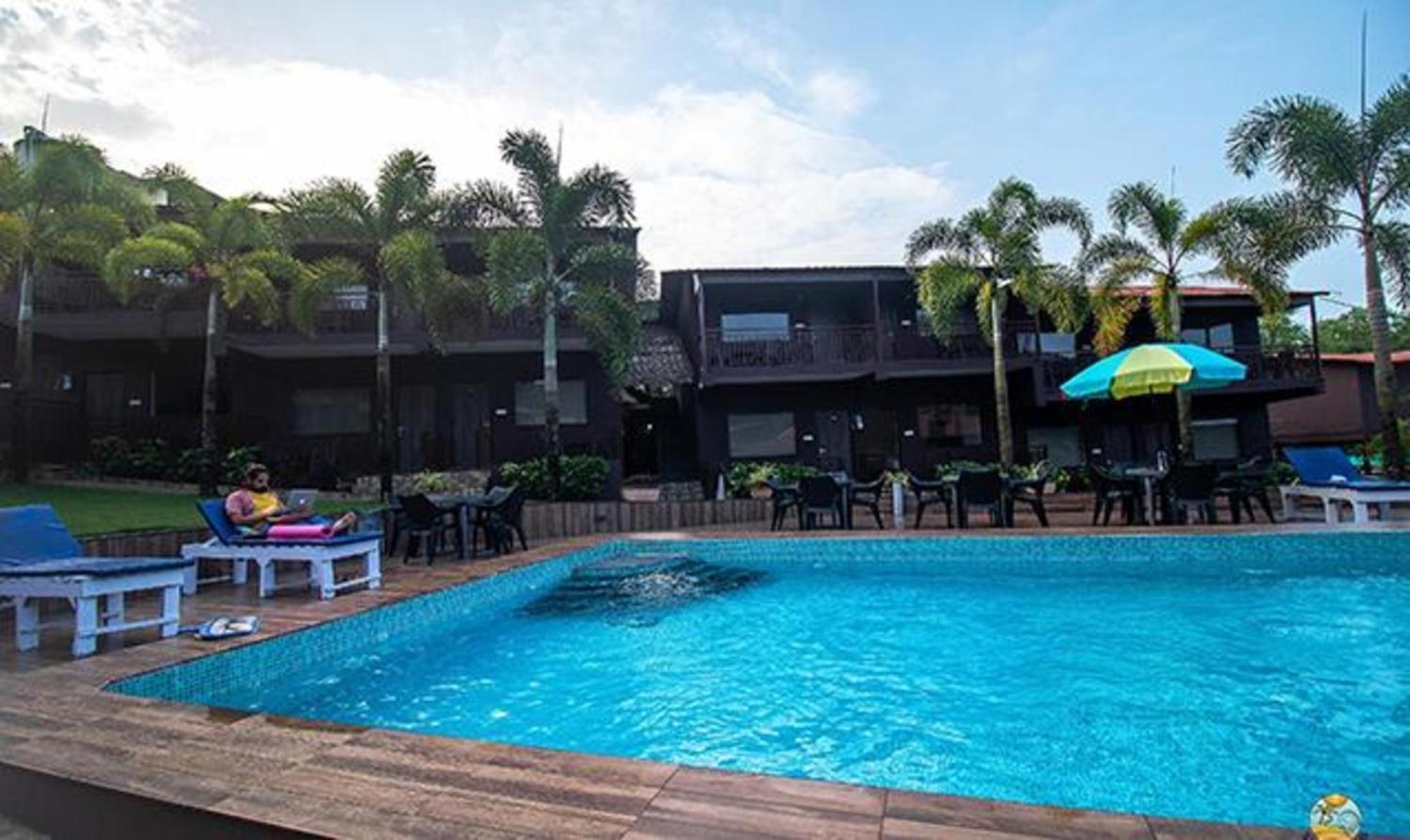 Fabhotel La Gracia Resort Morjim Bagian luar foto